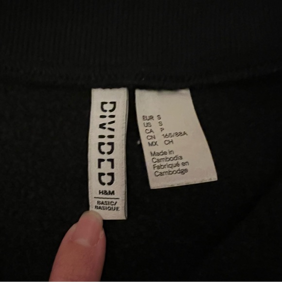h&m cropped quarter zip - Picture 2 of 2